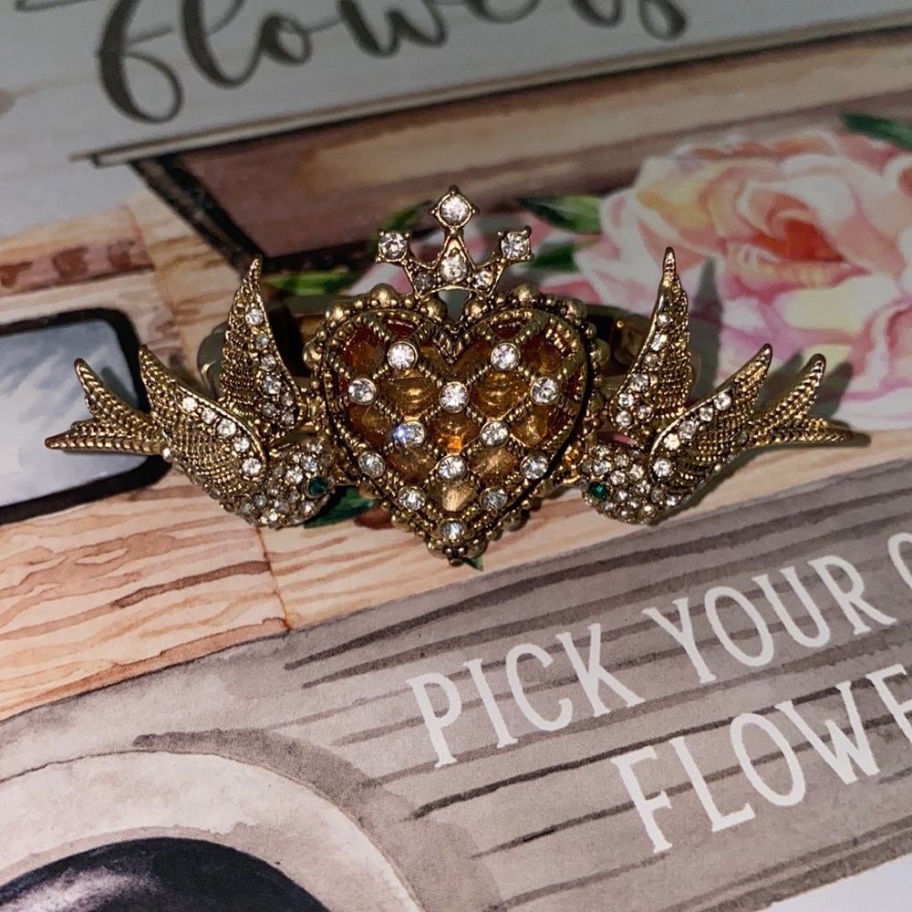 Betsey Johnson beautiful double ring!